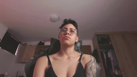Snapshot of eva_monwalker chatting on June 4, 12:33 pm Eva cute online show from June 4, 12:33 pm