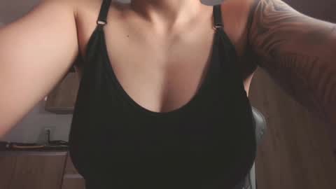 Snapshot of eva_monwalker chatting on June 9, 1:01 pm Eva cute online show from June 9, 1:01 pm