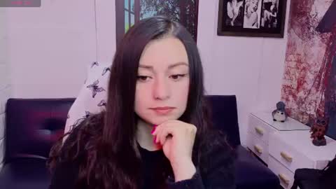Snapshot of eva_rosell chatting on July 9, 2:43 pm Eva online show from July 9, 2:43 pm