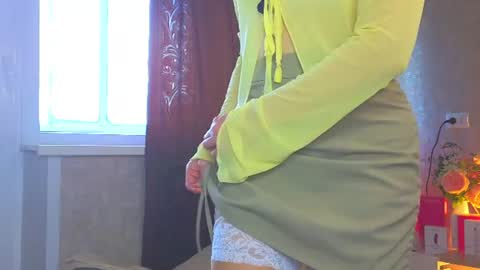 Hi there i am Eva and i wish create a nice community with you so join my Ticket Show for more pleasure online show from June 9, 10:16 am
