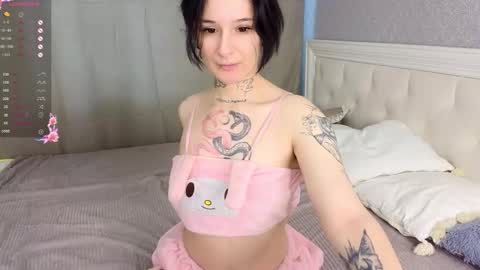 Snapshot of eva_suun chatting on February 19, 3:13 am Eva online show from February 19, 3:13 am