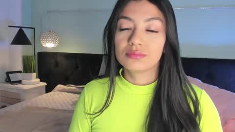 julieth online show from March 10, 11:32 am