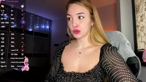 Snapshot of evacarter1 chatting on November 11, 10:04 am evacarter1 online show from November 11, 10:04 am