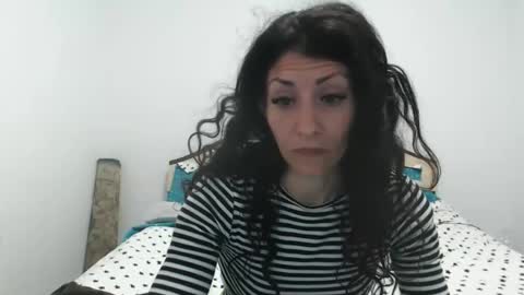 hornycrissyyourlove online show from May 12, 2:52 am