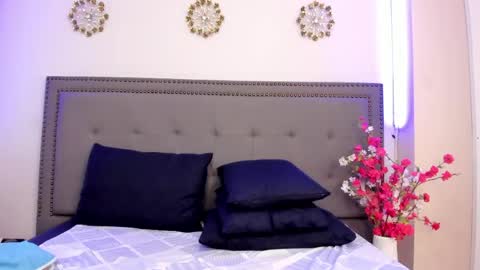 Eva online show from April 18, 7:58 pm