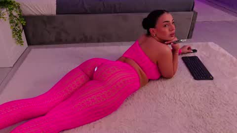 Snapshot of evanew_ chatting on June 11, 12:03 pm Eva online show from June 11, 12:03 pm
