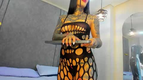 Snapshot of evangeline_hell chatting on February 21, 1:34 pm evangeline_hell online show from February 21, 1:34 pm