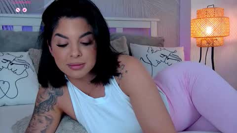 Snapshot of evareyss chatting on March 18, 7:17 pm evareyss online show from March 18, 7:17 pm