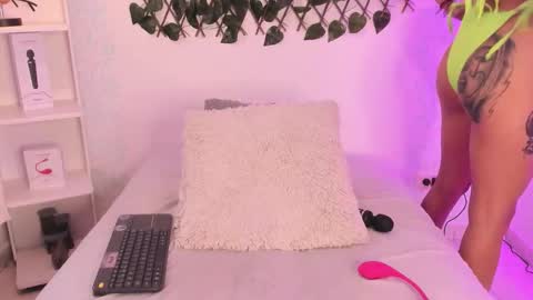 EVARITZ online show from February 28, 5:03 pm