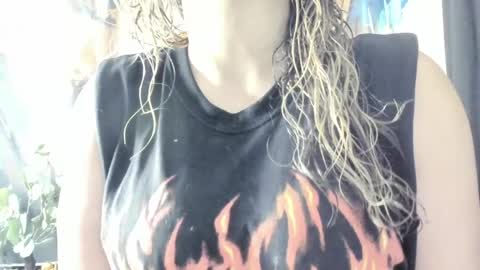 evasaenz online show from June 3, 1:25 pm