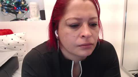 Snapshot of evatwiss chatting on December 19, 12:12 pm Eva Twiss online show from December 19, 12:12 pm