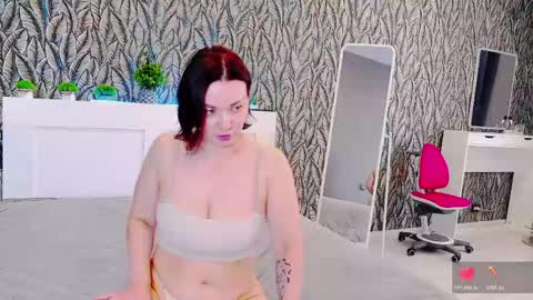 Snapshot of evelibston chatting on June 5, 2:51 am EveLibston online show from June 5, 2:51 am