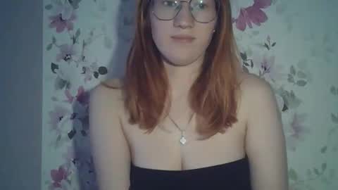 Snapshot of eveliina_shy chatting on April 29, 1:48 pm Evelina online show from April 29, 1:48 pm