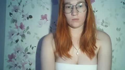 Snapshot of eveliina_shy chatting on June 25, 3:38 pm Evelina online show from June 25, 3:38 pm