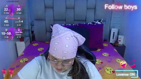 evelin zaens online show from December 14, 4:51 am