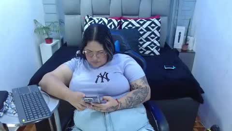 evelin zaens online show from March 12, 5:46 am