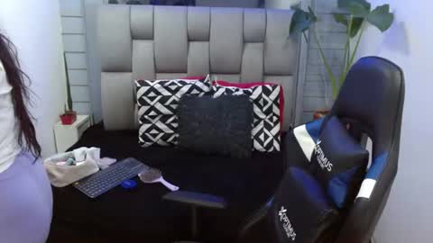 Snapshot of evelin_zaens chatting on July 2, 3:56 am evelin zaens online show from July 2, 3:56 am