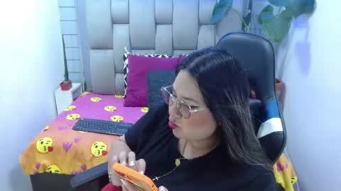 Snapshot of evelin_zaens chatting on July 5, 3:34 am evelin zaens online show from July 5, 3:34 am