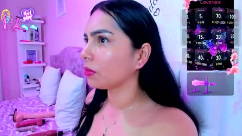Snapshot of evelinn_belen chatting on April 25, 9:34 am Evelinn belen online show from April 25, 9:34 am