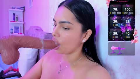 Snapshot of evelinn_belen chatting on May 8, 2:55 pm Evelinn belen online show from May 8, 2:55 pm