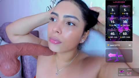 Snapshot of evelinn_belen chatting on May 15, 4:47 pm Evelinn belen online show from May 15, 4:47 pm