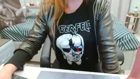 evelove online show from April 4, 4:04 pm