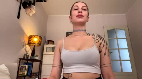 Evelyn Charm online show from May 26, 12:12 pm