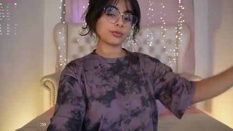 Snapshot of evelyn_evelyn chatting on June 23, 5:33 pm evelyn evelyn online show from June 23, 5:33 pm