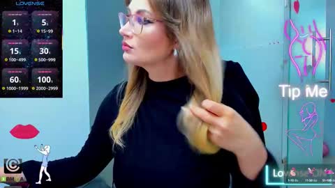evelyne_rose online show from October 7, 4:31 am