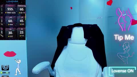 evelyne_rose online show from October 24, 5:04 am