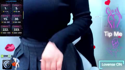 evelyne_rose online show from March 18, 5:54 am