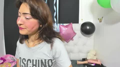 Evelyne online show from March 19, 2:59 am