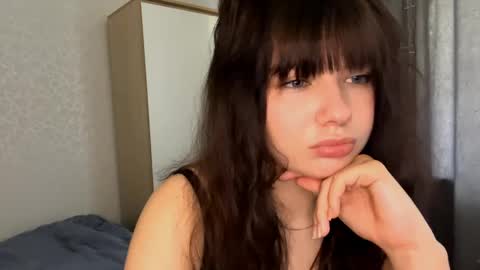 Evelyn Velvet online show from May 26, 10:00 am