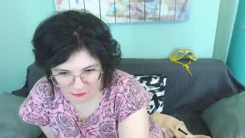 Everly online show from February 13, 5:22 pm