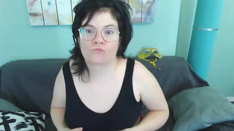 Everly online show from February 17, 7:21 pm