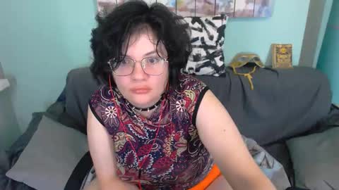 Everly online show from September 19, 6:08 pm