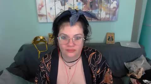 Everly online show from October 2, 12:45 pm