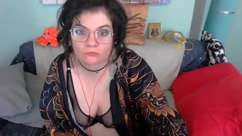 Everly online show from October 30, 4:41 pm