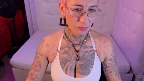 everlyn_sexx online show from February 20, 11:54 am