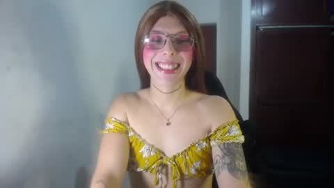 Snapshot of evi_kitty chatting on July 10, 11:40 pm Evi online show from July 10, 11:40 pm