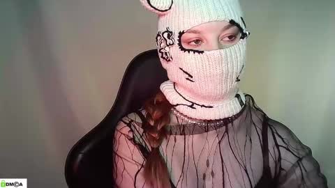 Renesme White Im here from Monday to Friday online show from May 18, 2:07 am