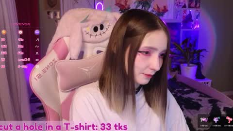 Evie online show from April 12, 10:37 pm