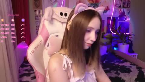 Evie online show from April 22, 8:43 pm