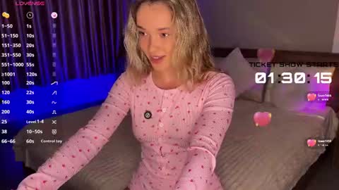 Snapshot of evielina chatting on July 25, 11:57 pm evielina online show from July 25, 11:57 pm
