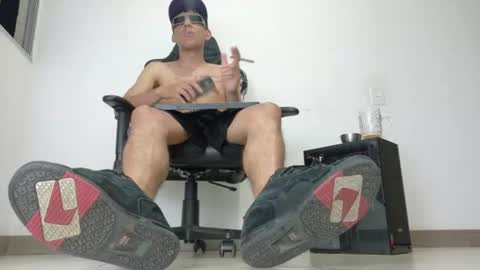 Snapshot of evil_boss1 chatting on July 1, 11:48 pm evil_boss1 online show from July 1, 11:48 pm