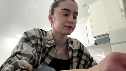 Chloe online show from May 17, 1:18 pm