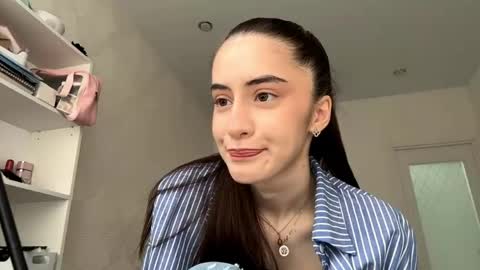 Chloe online show from May 25, 2:12 pm
