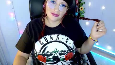 Snapshot of evolethmontenegros chatting on January 13, 2:07 am Evoleth online show from January 13, 2:07 am