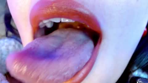 Snapshot of evolethmontenegros chatting on January 17, 9:17 am Evoleth online show from January 17, 9:17 am