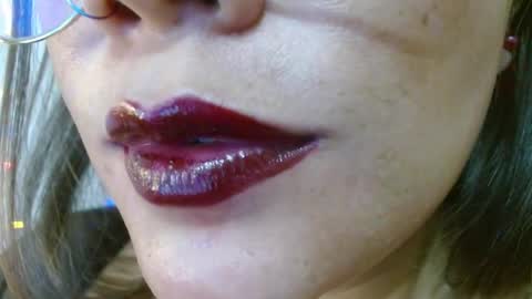 Snapshot of evolethmontenegros chatting on March 31, 4:35 am Evoleth online show from March 31, 4:35 am